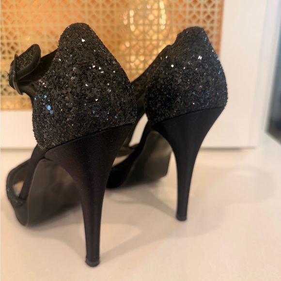 Stuart Weitzman Black Glitter Peep-Toe High Heels! EUC! Size 7 - Picture 3 of 9